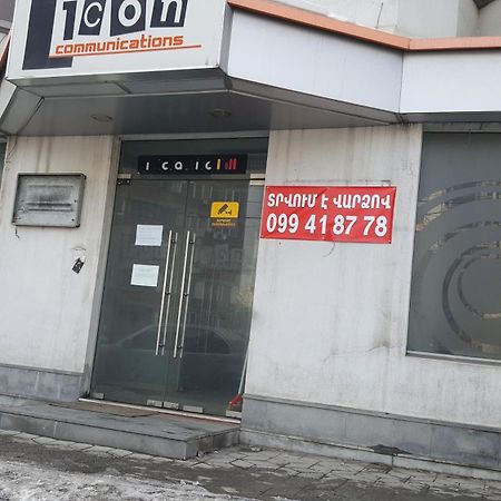 耶烈万 Aaa酒店 外观 照片